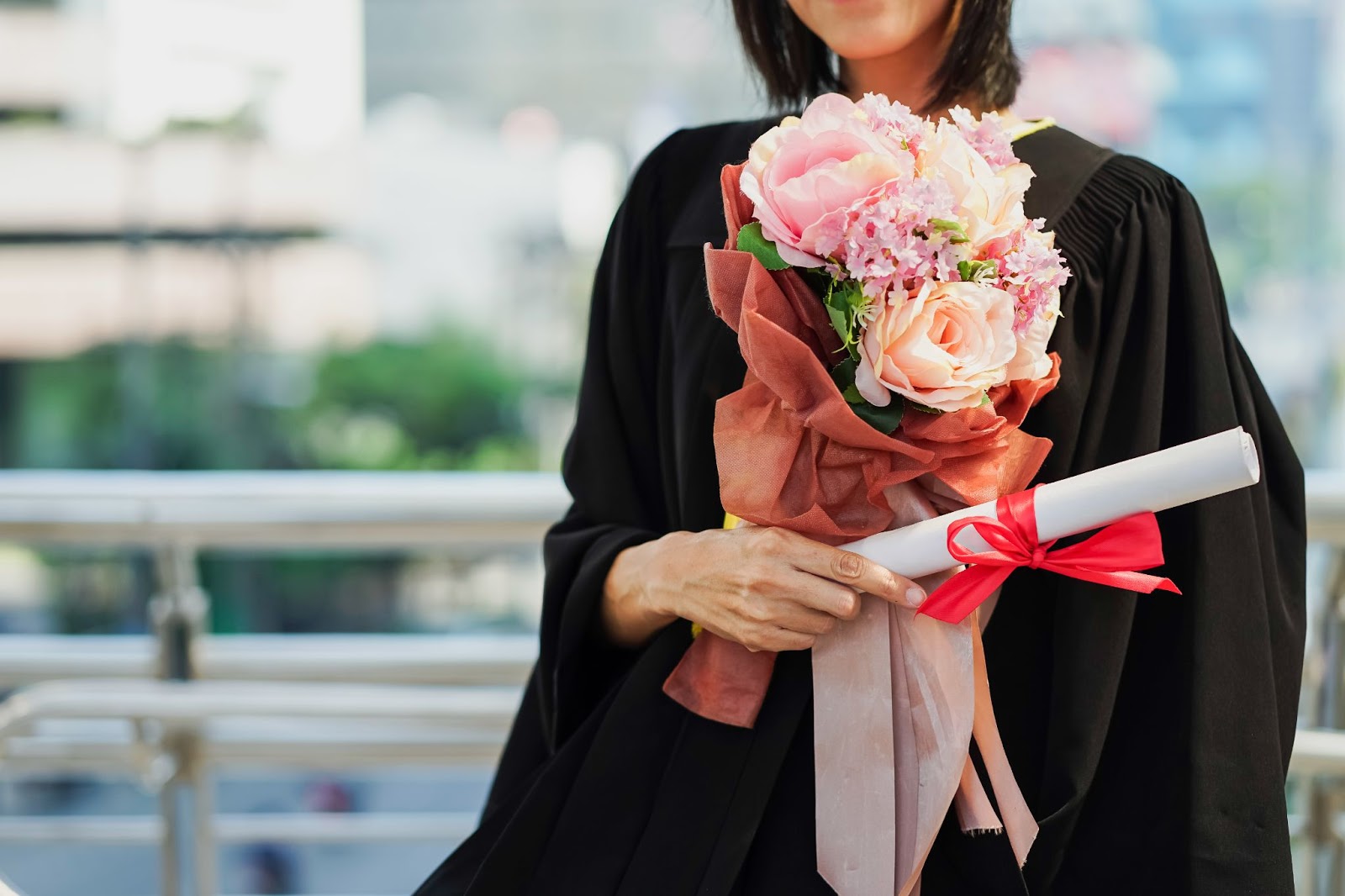 What are the Best Flowers to Give for Graduation?